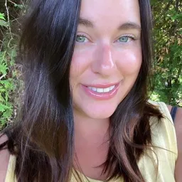 Lindsay  Becker 